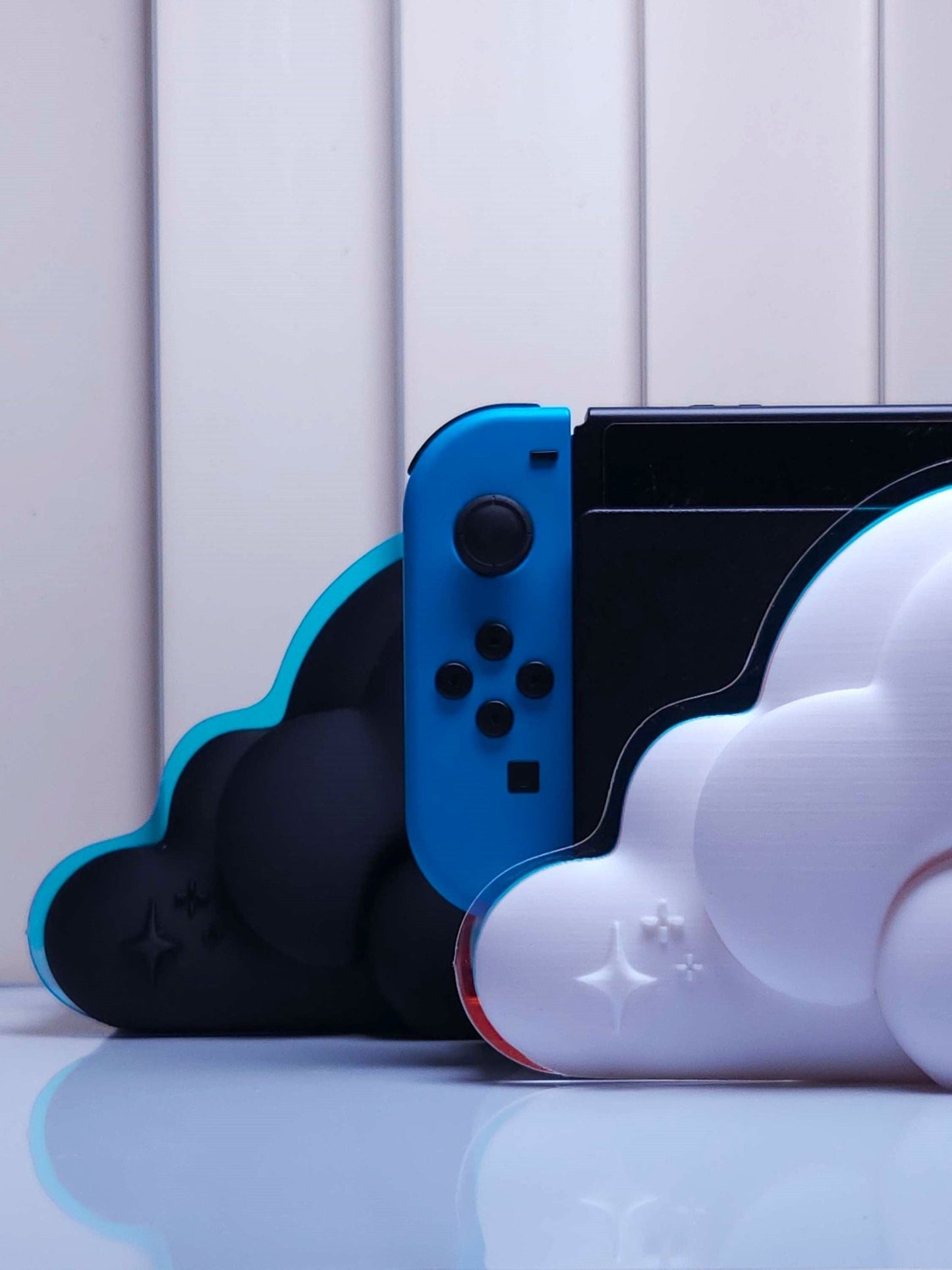 Cloud-themed Gaming Bundle: Dock Cover & Controller Stand Accessory Set - Cozy and Iridescent Gaming Decor - StormCapsule